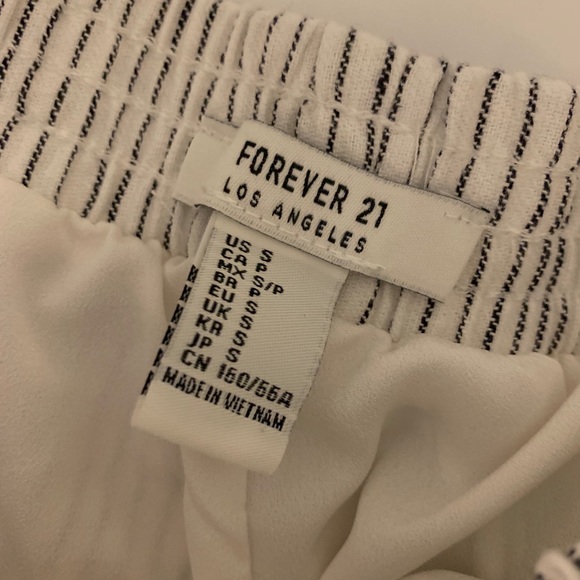 XXI Striped Shorts - Picture 3 of 4